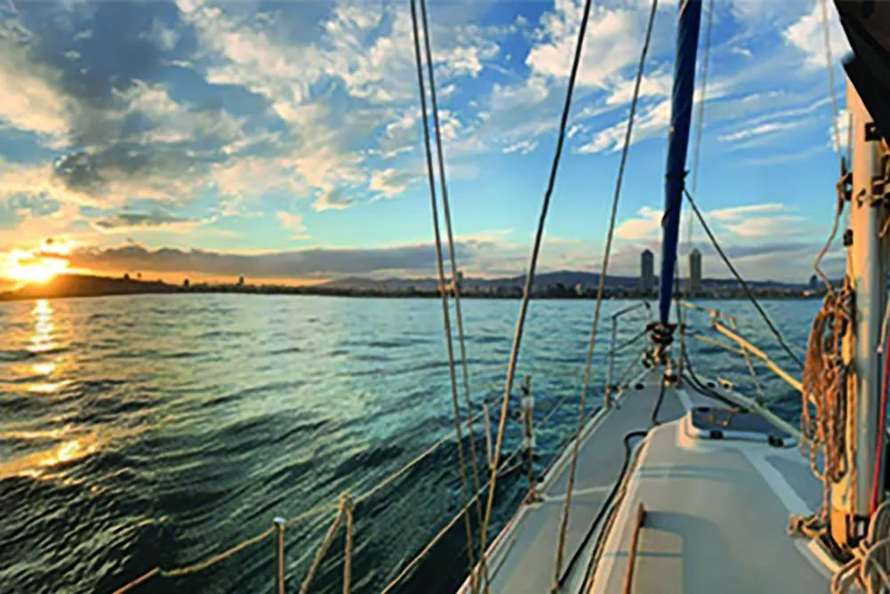 Sailing&Stay - A Night Onboard With Your Sailing Experience Barcelona Botel