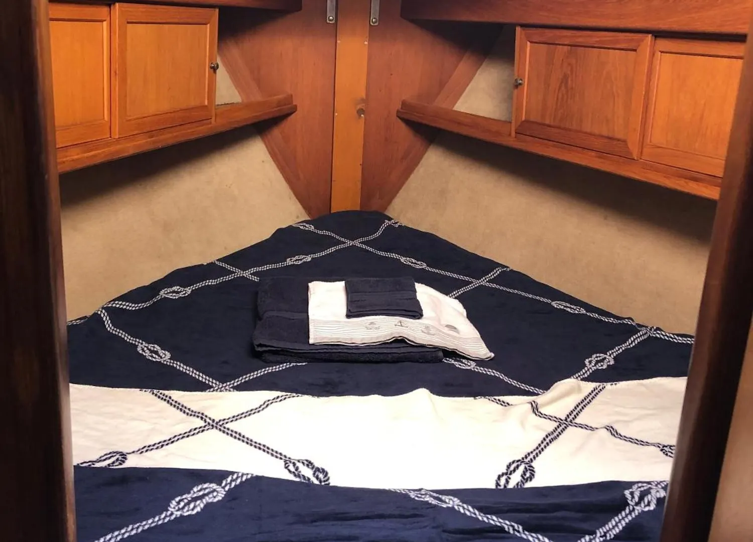 Botel Sailing&Stay - A Night Onboard With Your Sailing Experience Barcelona